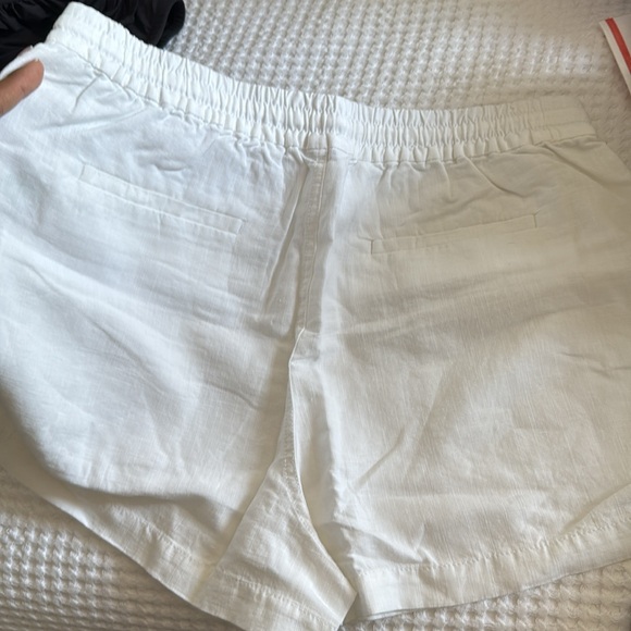 J. Crew Women's White Shorts - Picture 3 of 3
